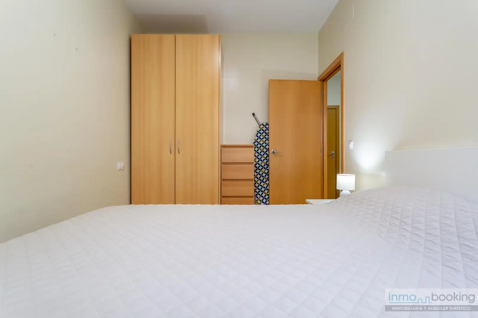 Schlafzimmer von Wohnungen zum Verkauf in Salou mit Klimaanlage, Heizung und Gemeinschaftspool