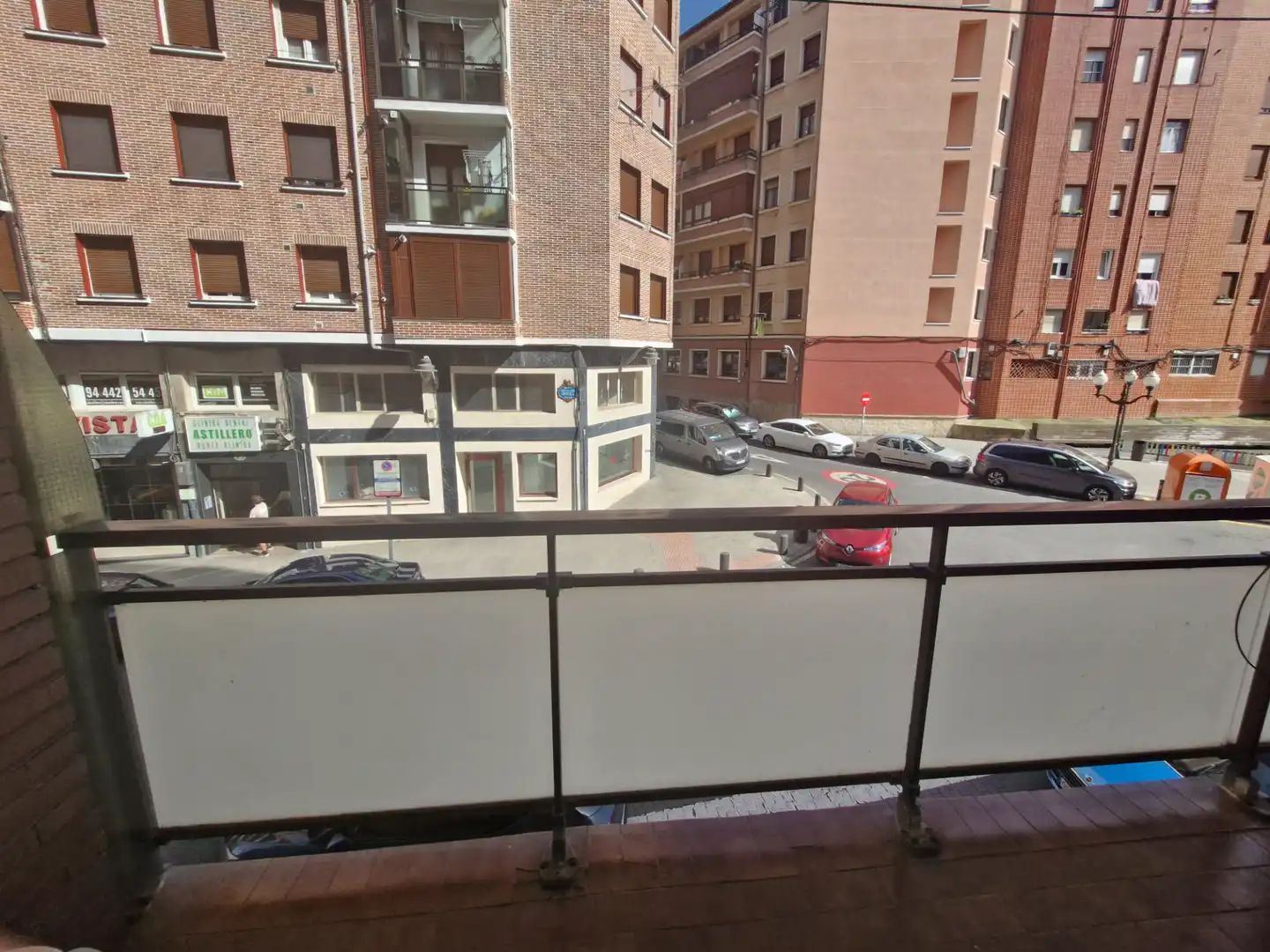 Vista exterior de Pis de lloguer en Bilbao  amb Calefacció, Parquet i Moblat