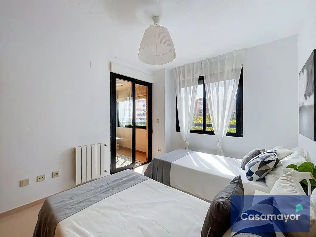 Dormitori de Pis en venda en Alicante / Alacant amb Jardí privat, Terrassa i Traster