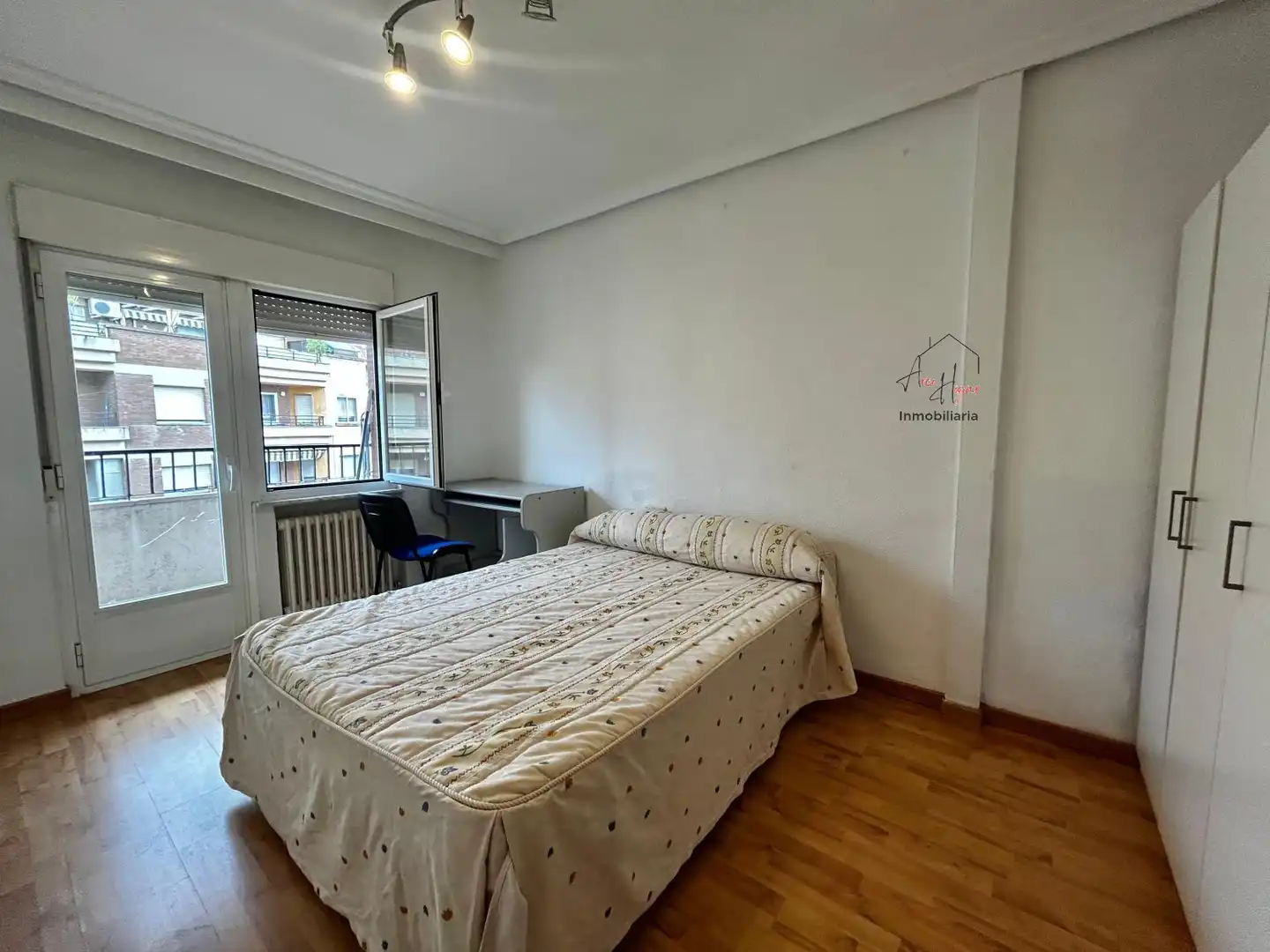 Bedroom of Flat for rent in Salamanca  with Heating, Furnished and Balcony