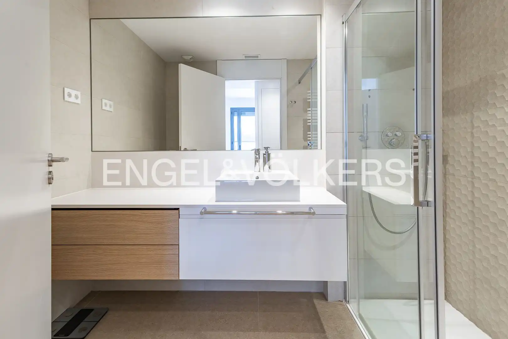 Baño de Piso de alquiler en Barcelona con Aire acondicionado, Calefacción y Parquet
