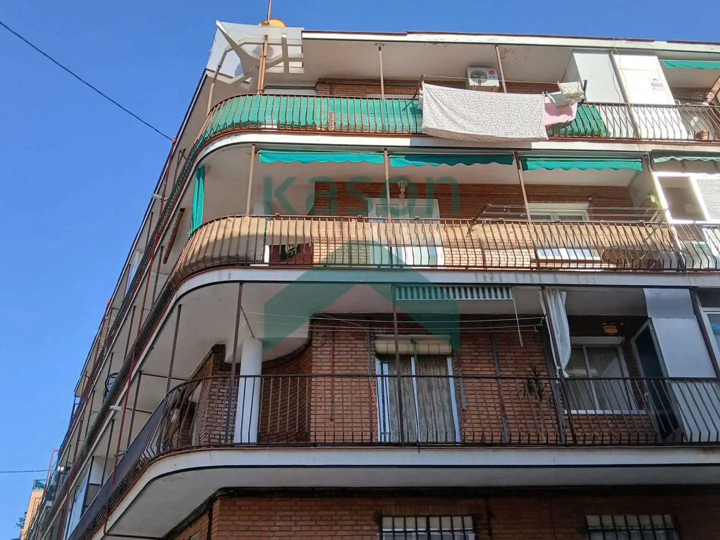 Vista exterior de Piso en venta en Madrid con Calefacción, Terraza y Trastero