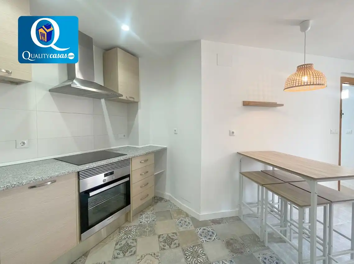 Cuina de Apartament en venda en Elche / Elx amb Aire condicionat i Terrassa