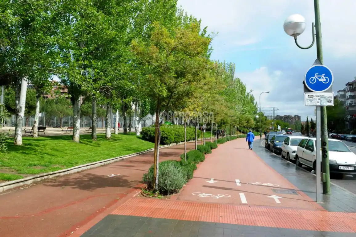 Vista exterior de Piso en venta en Madrid con Aire acondicionado, Calefacción y Piscina comunitaria