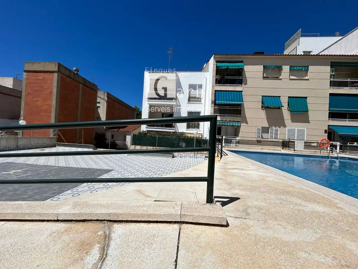 Außenansicht von Wohnung zum Verkauf in Calafell mit Terrasse, Schwimmbad und Gemeinschaftspool
