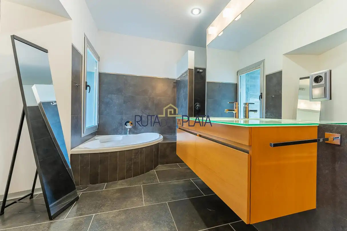 Baño de Casa o chalet en venta en Zamora Capital  con Calefacción, Jardín privado y Piscina