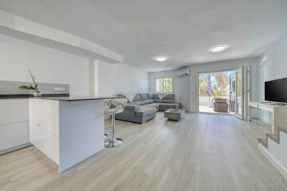 Living room of Duplex for sale in Marbella  with Air Conditioner, Private garden and Terrace