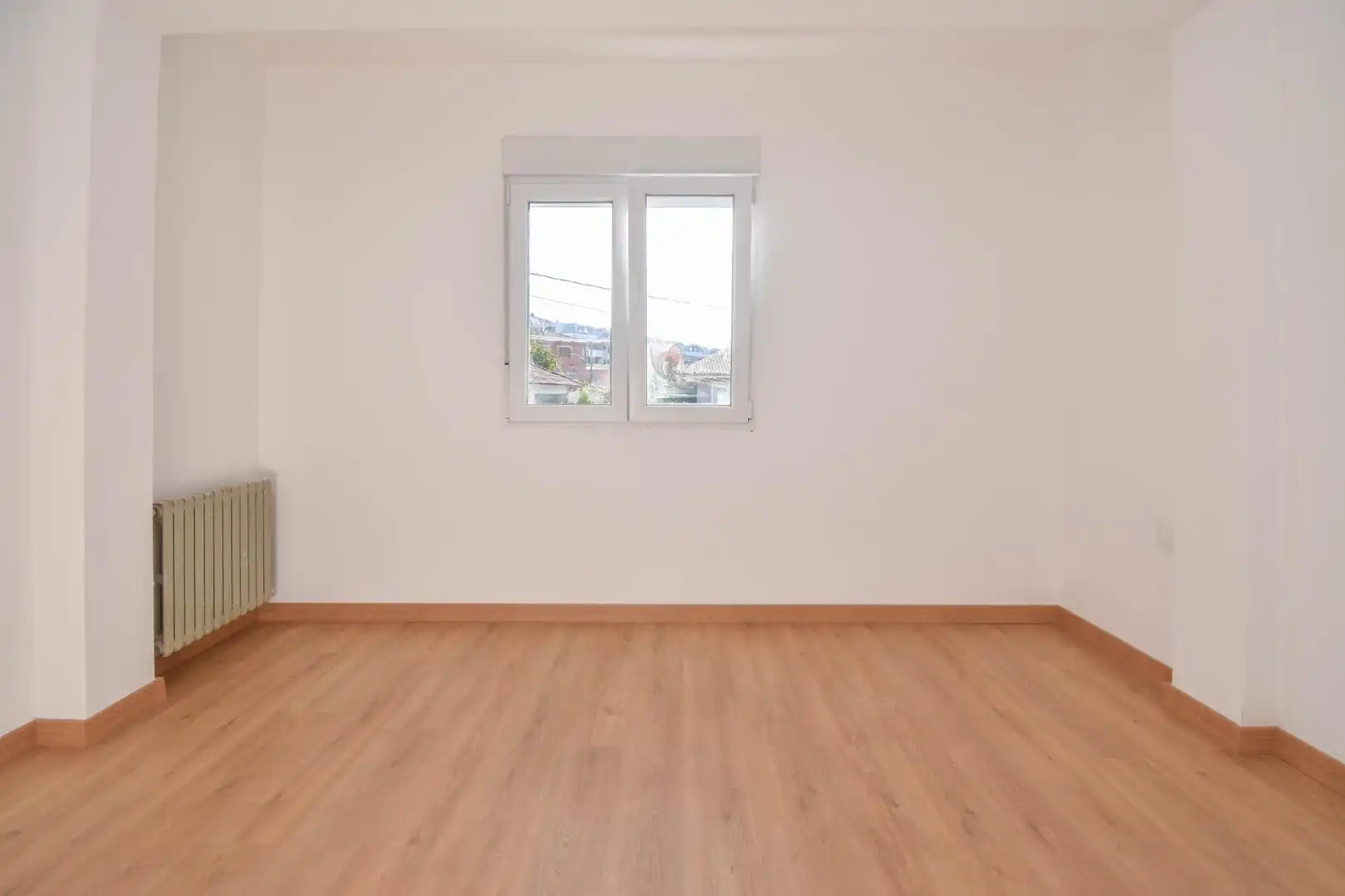 Bedroom of Flat for rent in Cambre , A Coruña