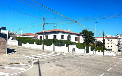 Vista exterior de Casa o xalet en venda en Calafell amb Aire condicionat, Calefacció i Jardí privat