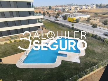 Appartamento con piscina in affitto a Manuel  Clavero Arévalo