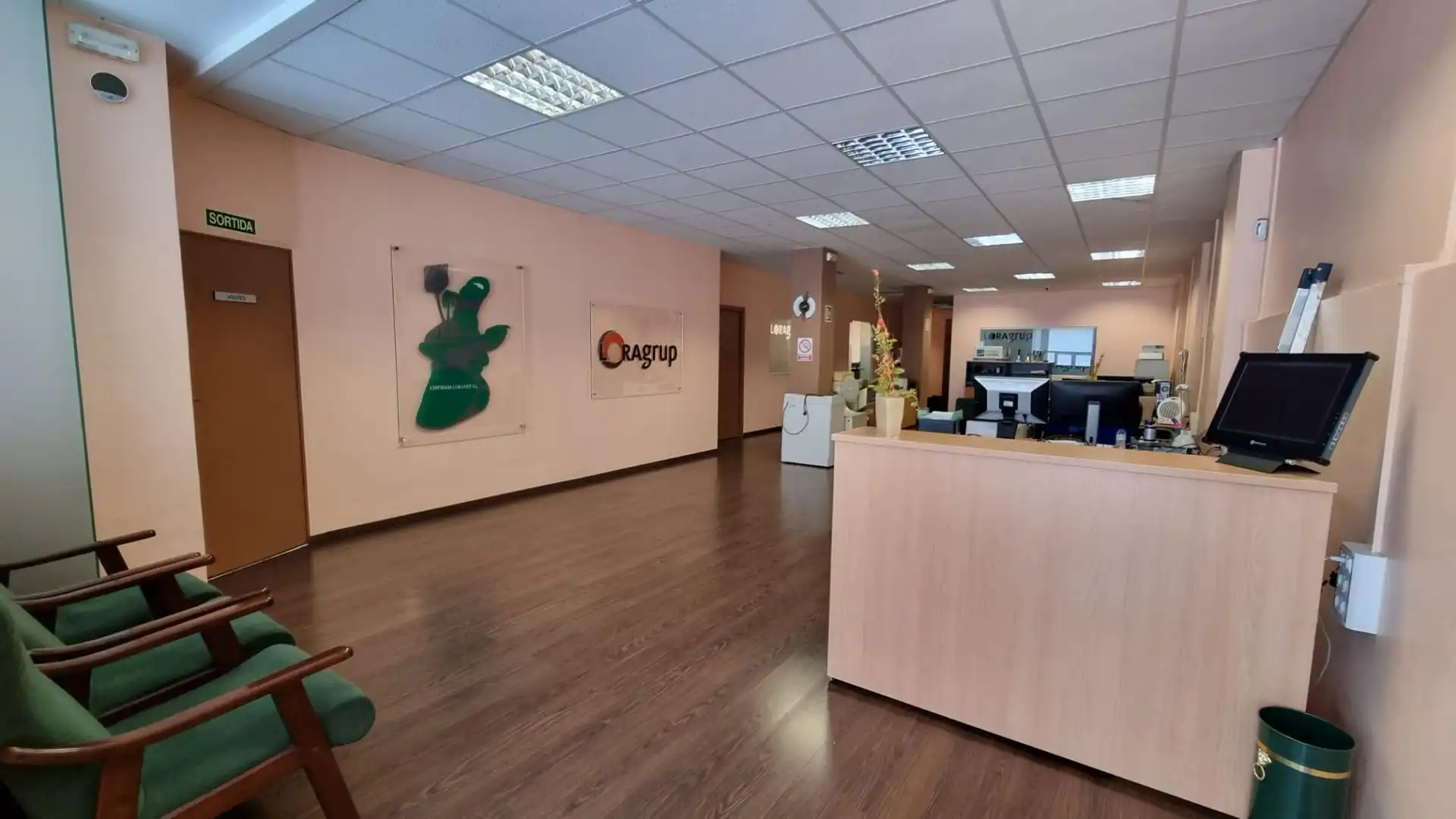 Business premises for sale in Poble