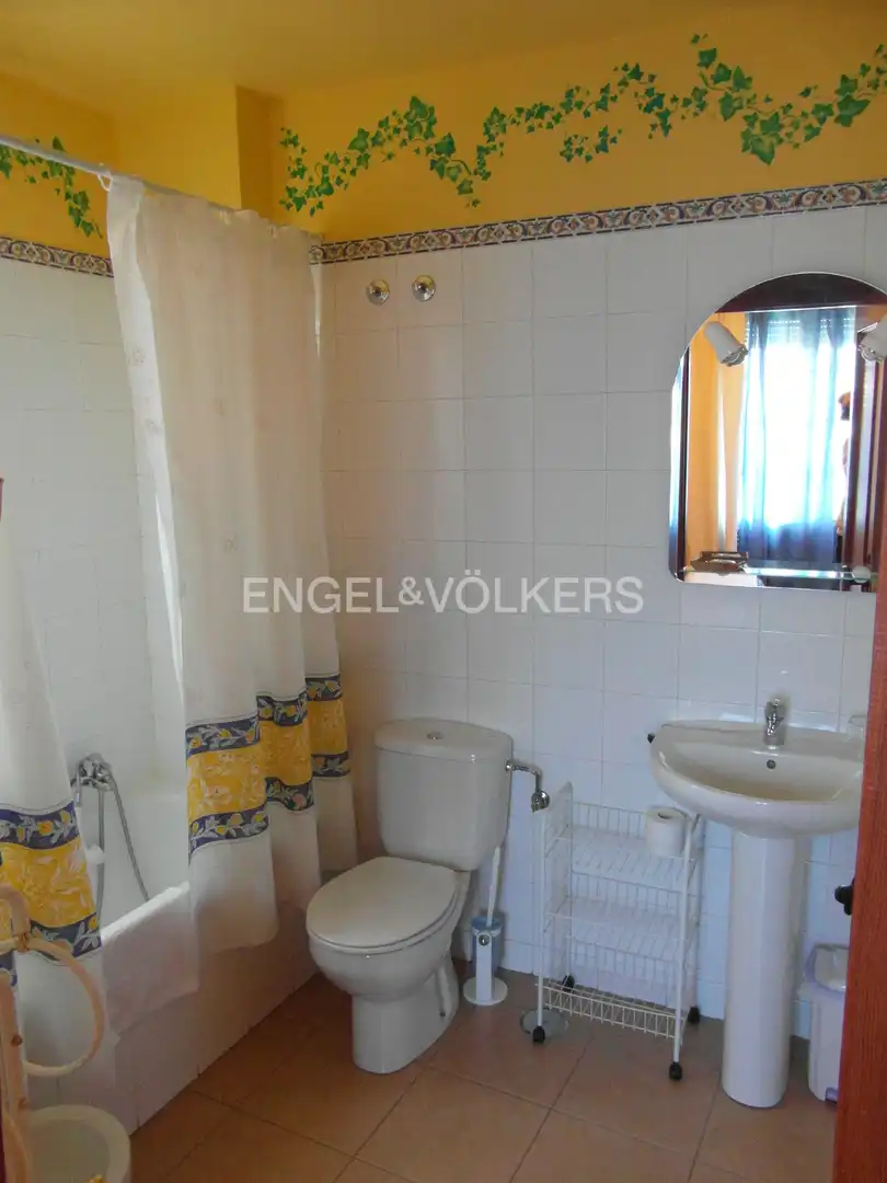 Bathroom of Country homes for sale in Luyego  with Heating, Terrace and Furnished