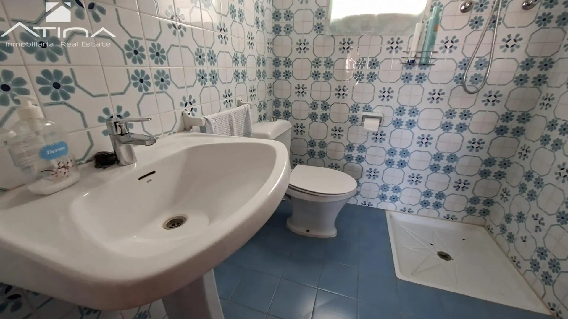 Bathroom of Flat for sale in Piles  with Air Conditioner and Balcony