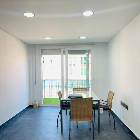 Piso en Venta en Carrer de la Mare de Déu de Port en La Marina del Port