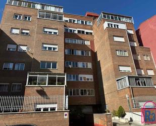 Exterior view of Flat to rent in León Capital   with Heating, Terrace and Furnished