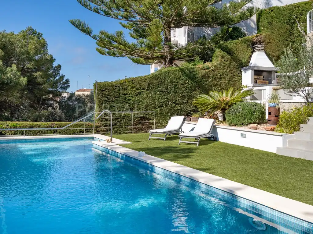 Schwimmbecken von Haus oder Chalet zum Verkauf in Ciutadella de Menorca mit Klimaanlage, Privatgarten und Terrasse