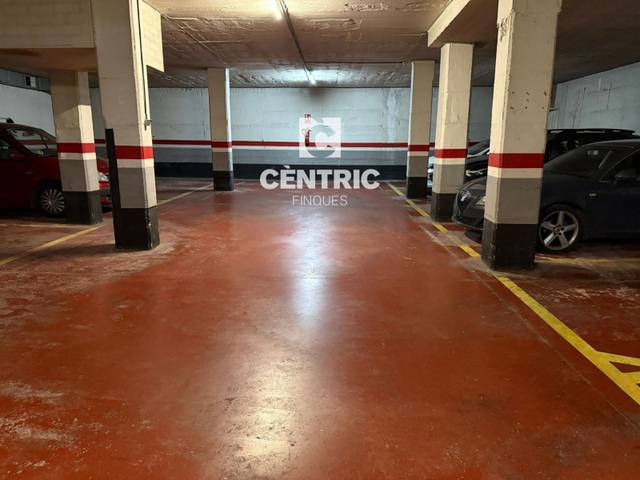 Garaje en Venta en Barri del Centre