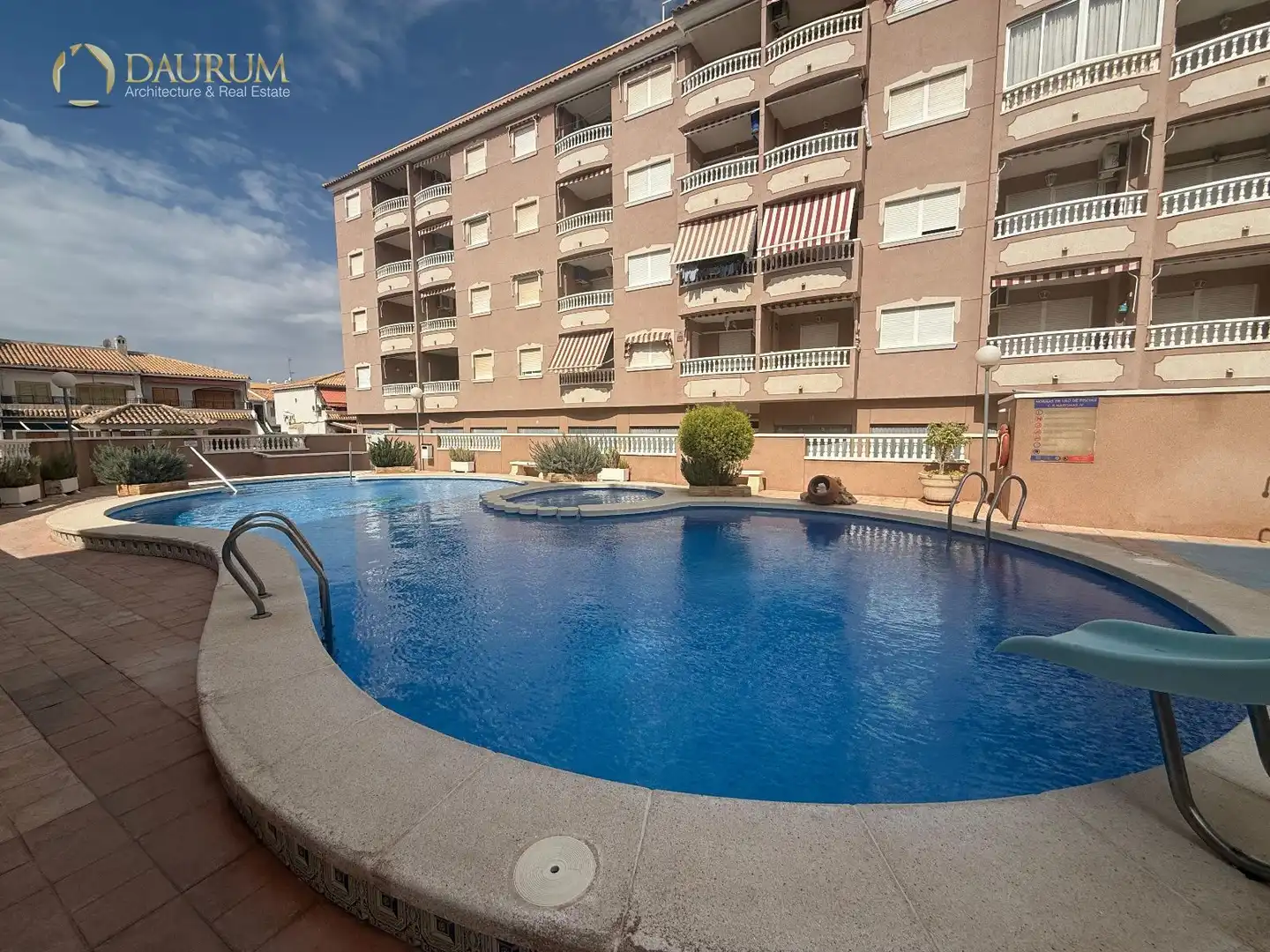 Flat with pool for sale in Arca
