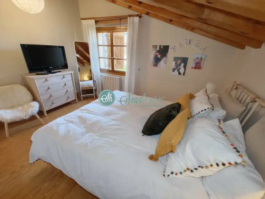 Habitación de Casa o chalet en venta en Palazuelos de Eresma con Calefacción, Terraza y Amueblado