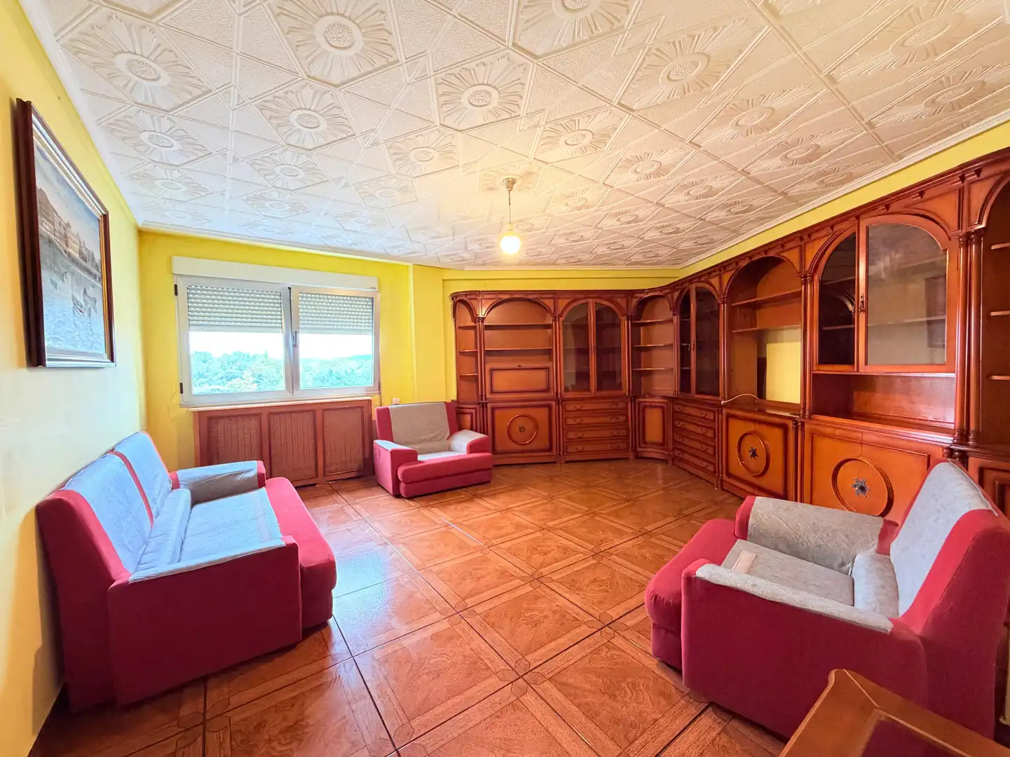 Living room of Flat for sale in Avilés  with Heating, Parquet flooring and Furnished