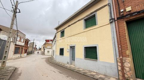 Foto 2 de Casa adosada en venta en Av. de la Constitución, Fuente de Pedro Naharro, Cuenca