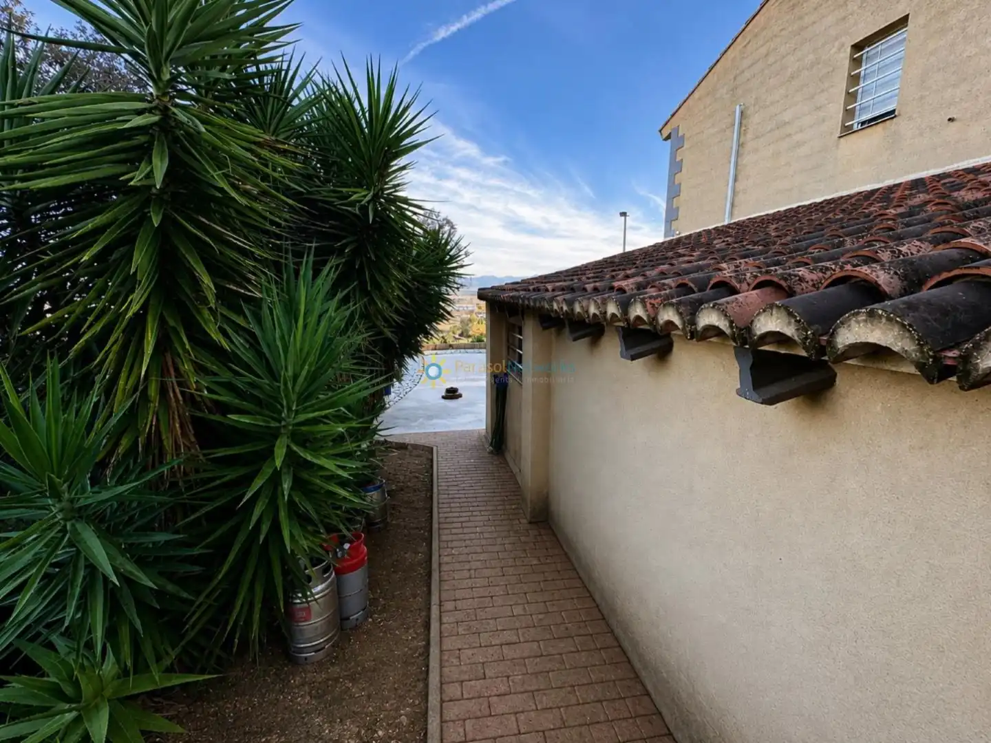 Außenansicht von Haus oder Chalet zum Verkauf in Benigànim mit Klimaanlage, Privatgarten und Terrasse