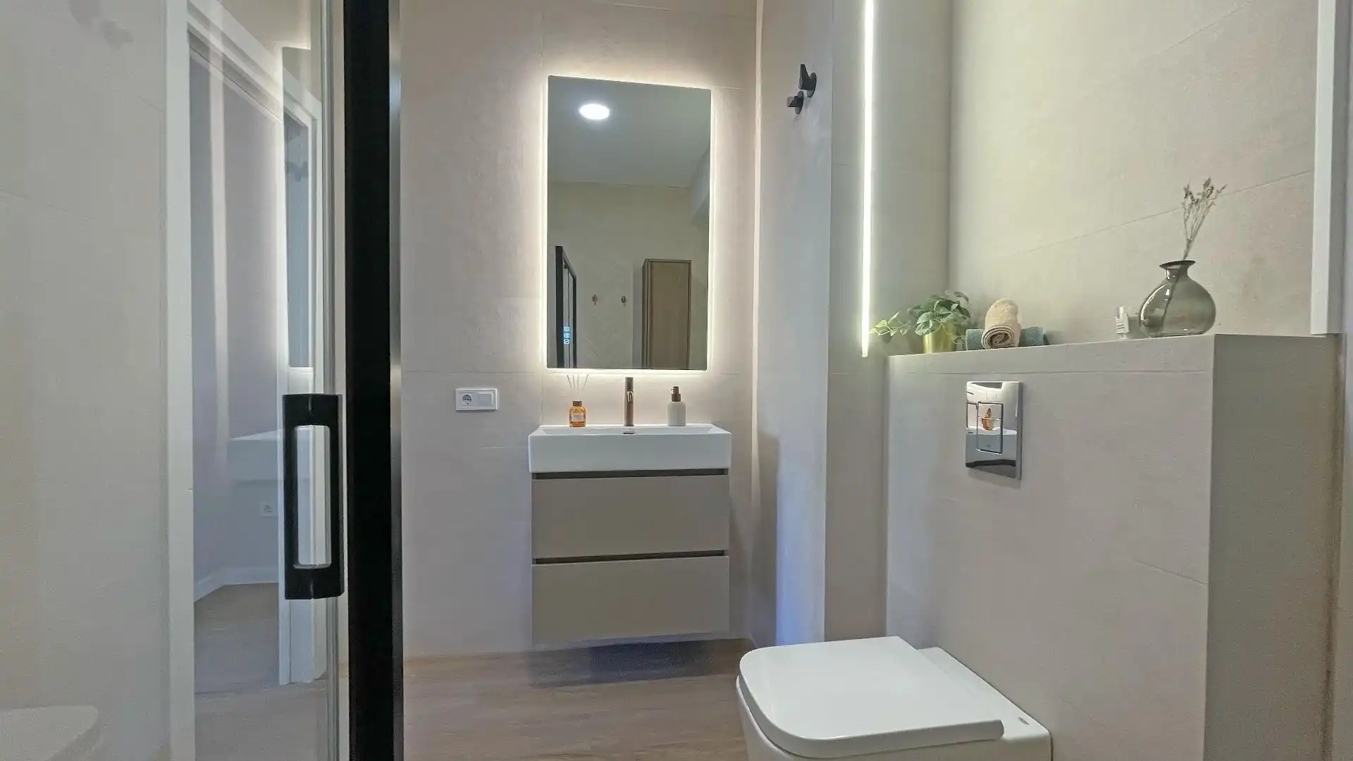 Badezimmer von Wohnung zum Verkauf in Valencia mit Klimaanlage und Terrasse