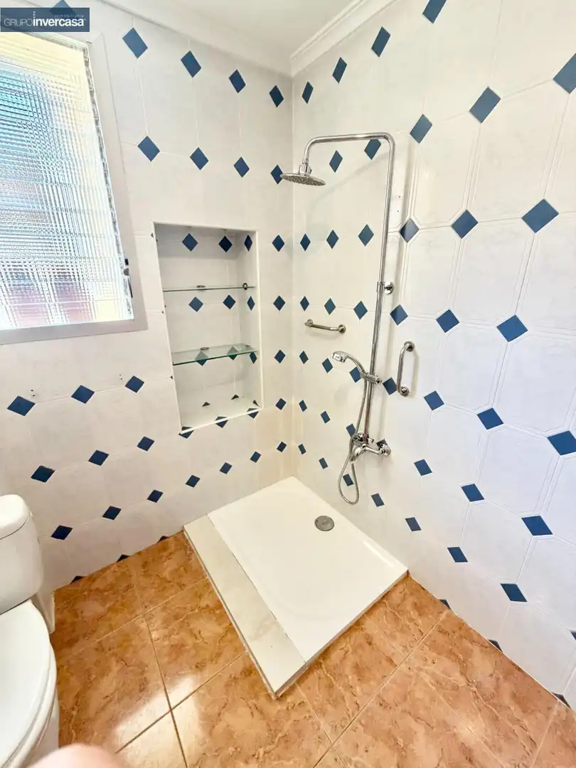 Baño de Piso en venta en Valencia con Aire acondicionado