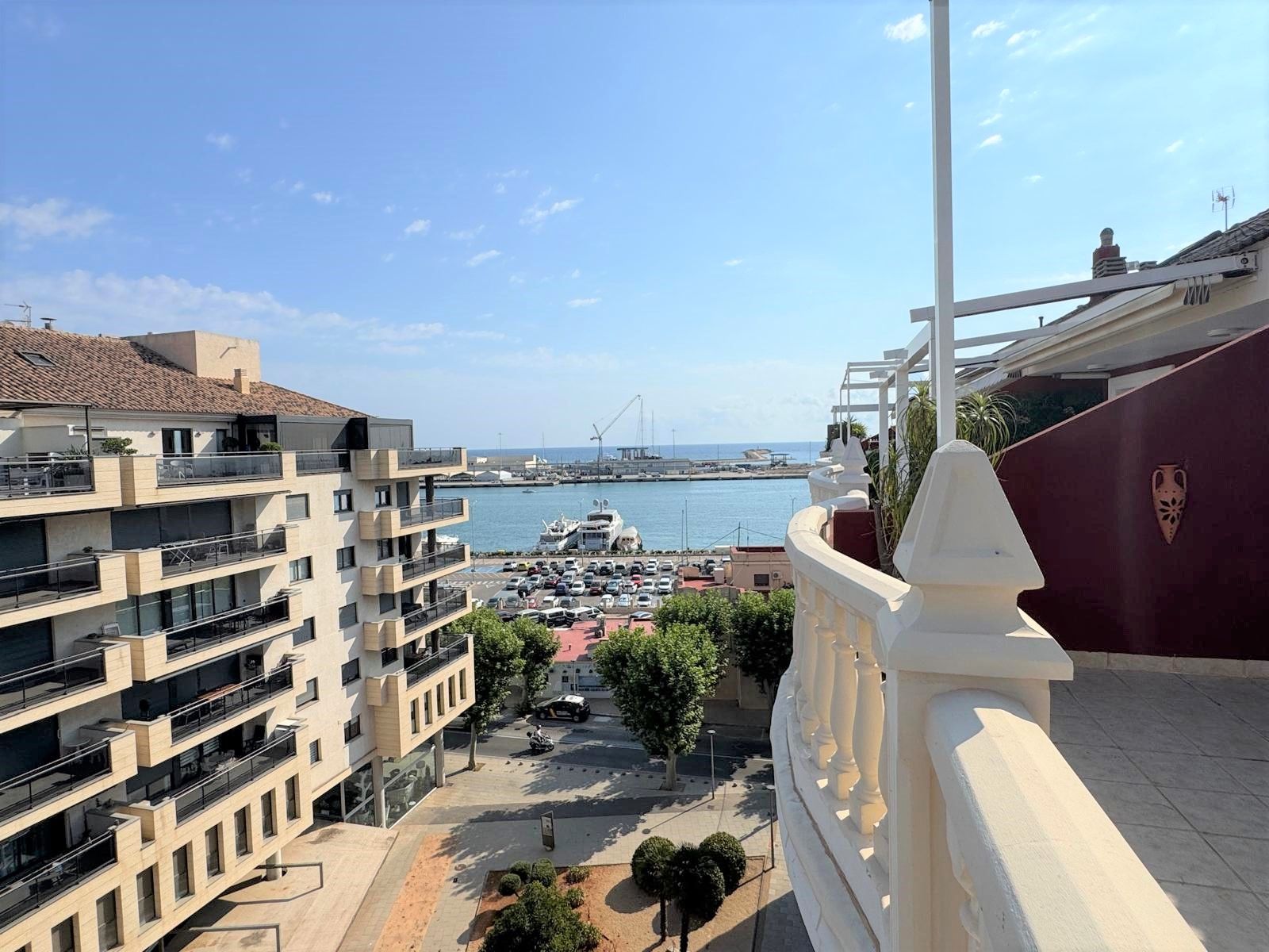 Vista exterior de Àtic en venda en Dénia amb Aire condicionat, Calefacció i Terrassa