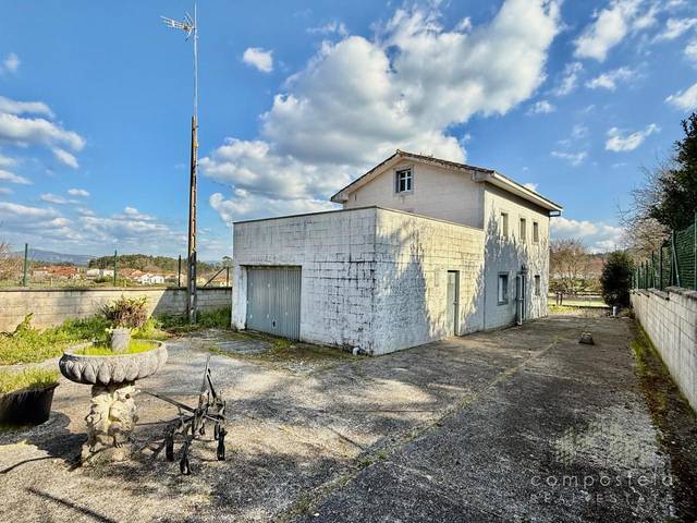Casa-chalet en Venta en Lugar Bustelo en Teo