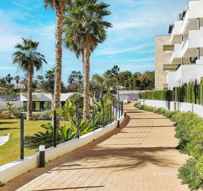 Vista exterior de Planta baixa en venda en Orihuela amb Aire condicionat, Jardí privat i Terrassa
