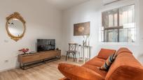 Living room of Flat for sale in  Madrid Capital