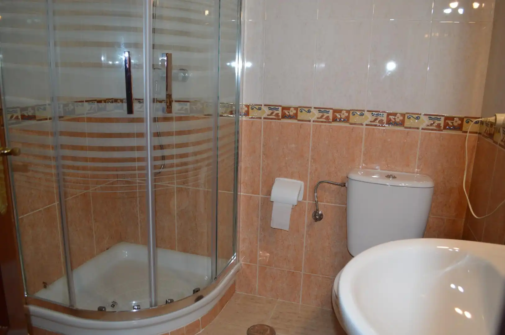 Bathroom of Flat for rent in Granada  with Terrace, Furnished and Balcony
