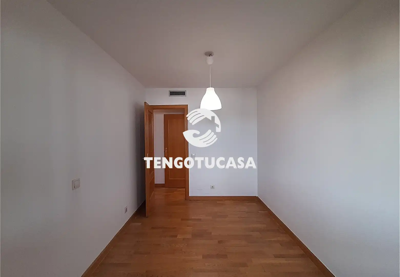 Schlafzimmer von Dachboden zum Verkauf in Madrid mit Klimaanlage, Heizung und Terrasse