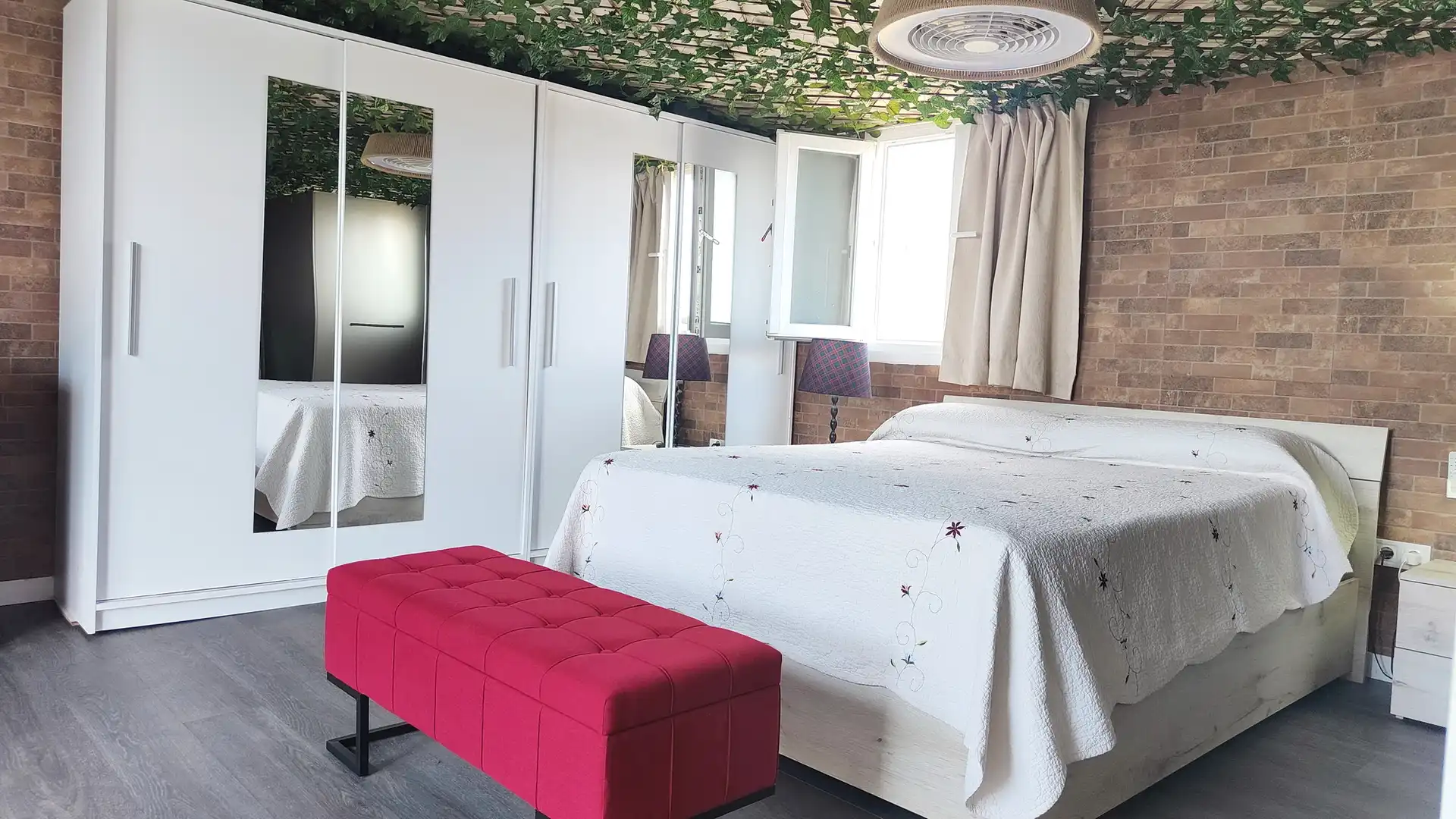 Schlafzimmer von Einfamilien-Reihenhaus zum Verkauf in Alcúdia mit Klimaanlage, Heizung und Privatgarten