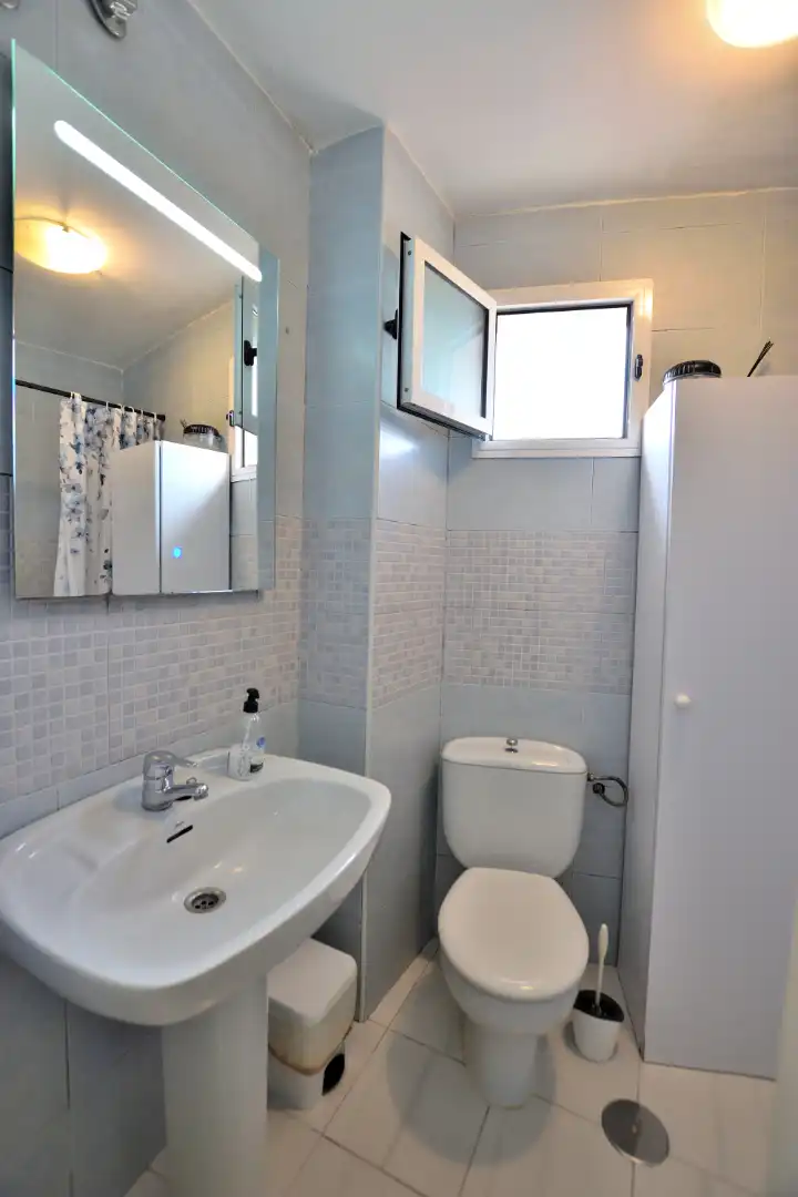 Baño de Apartamento en venta en Ronda con Aire acondicionado, Trastero y Horno