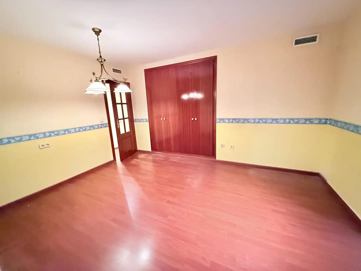 Habitación de Piso en venta en Valencia con Parquet y Terraza