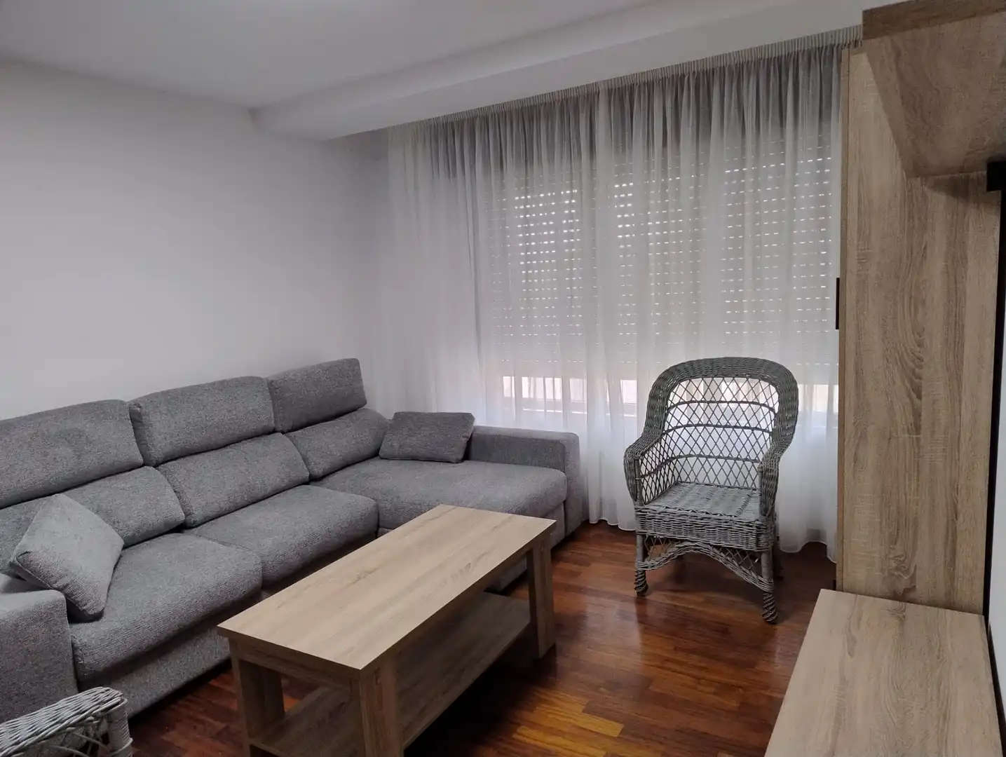 Living room of Flat for rent in Santiago de Compostela   with Heating, Furnished and Oven
