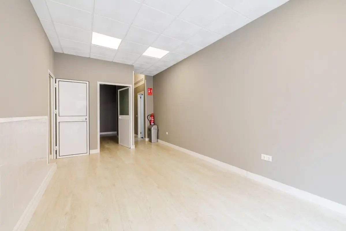 Local en venta en Estepona con Calefacción