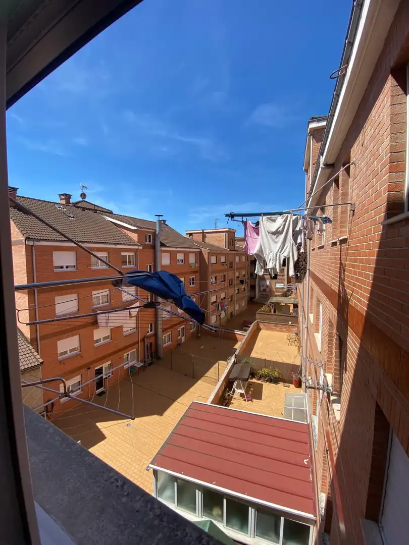 Außenansicht von Wohnung zur Miete in Siero mit Heizung und Privatgarten