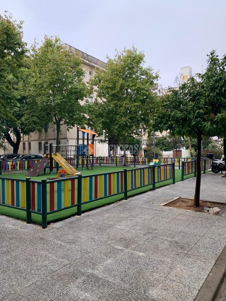 Vista exterior de Pis en venda en  Sevilla Capital amb Aire condicionat