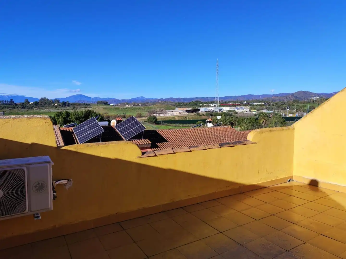 Terrassa de Casa adosada en venda en Málaga amb Aire condicionat, Calefacció i Jardí privat