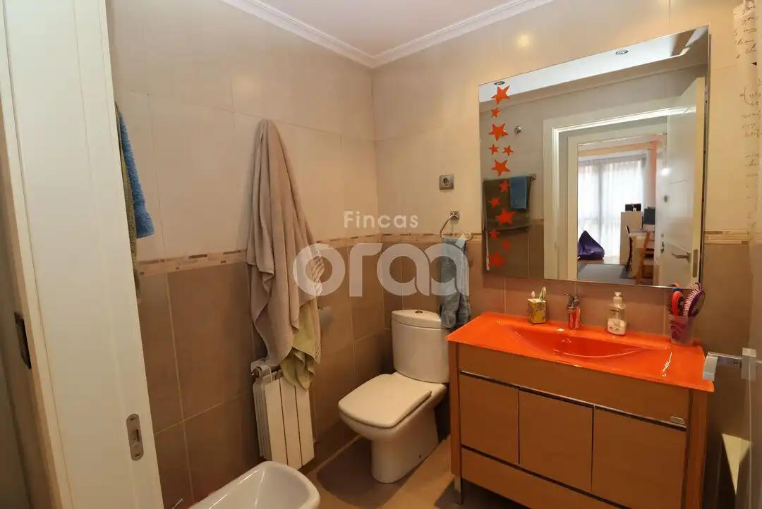 Baño de Piso en venta en Santurtzi  con Calefacción y Balcón