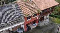 Vista exterior de Casa adosada en venda en Colunga amb Calefacció