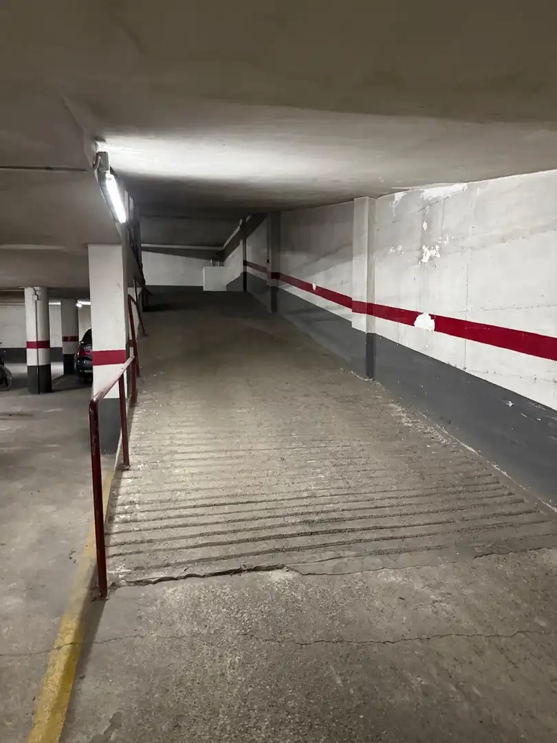 Einzelparkplatz zur Miete in Carrer MARE DEU REMEI 35, imagen 3