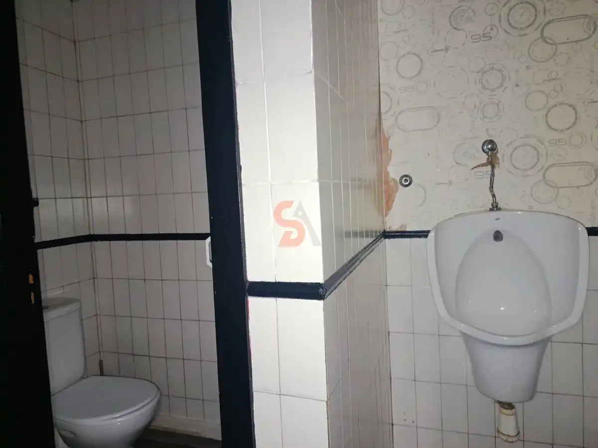 Bathroom of Commercial properties for sale in Valladolid  with Air Conditioner