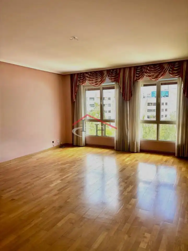 Living room of Flat for sale in León Capital   with Heating, Parquet flooring and Storage room