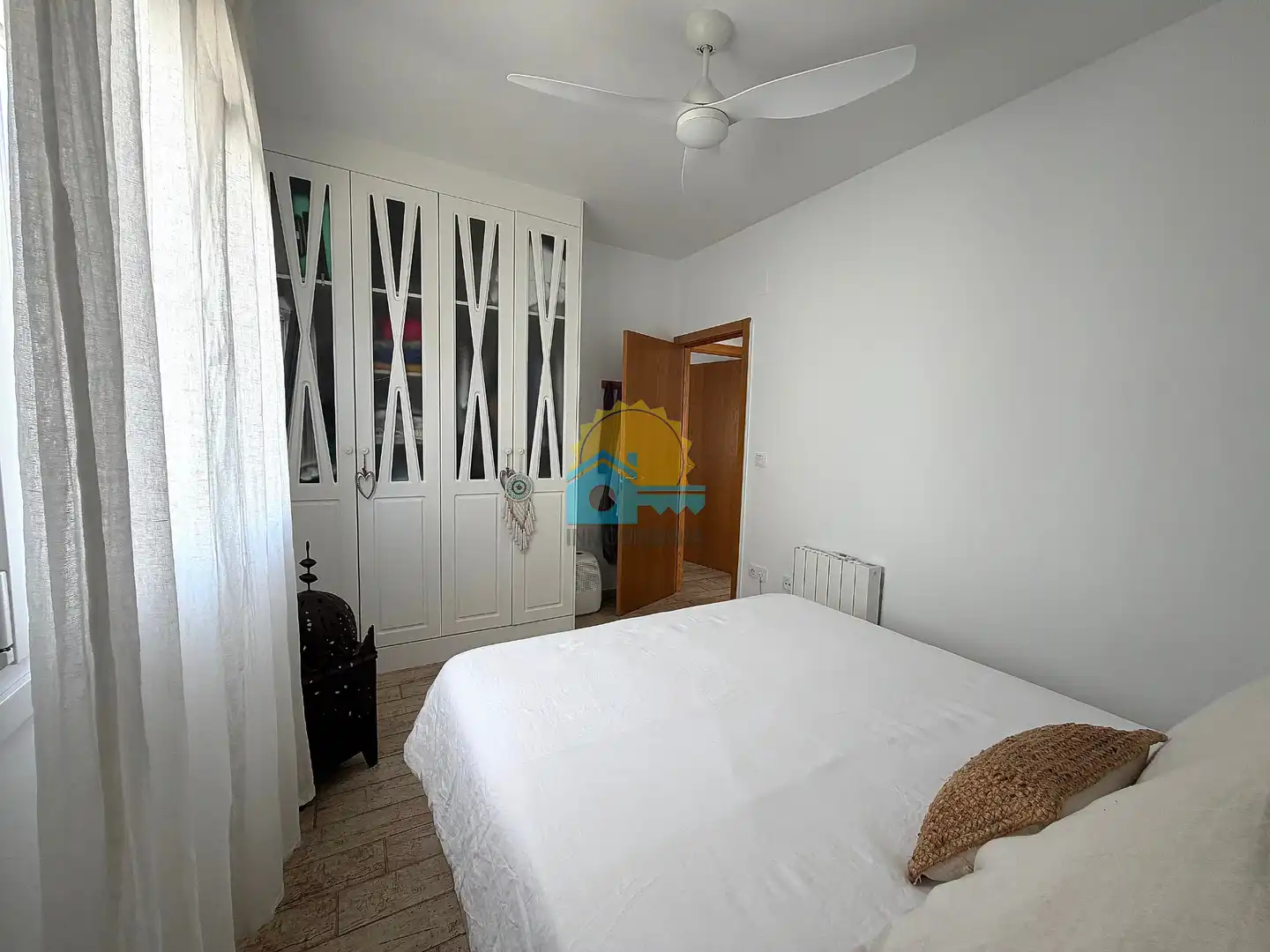 Schlafzimmer von Wohnung zum Verkauf in Punta Umbría mit Klimaanlage, Terrasse und Abstellraum