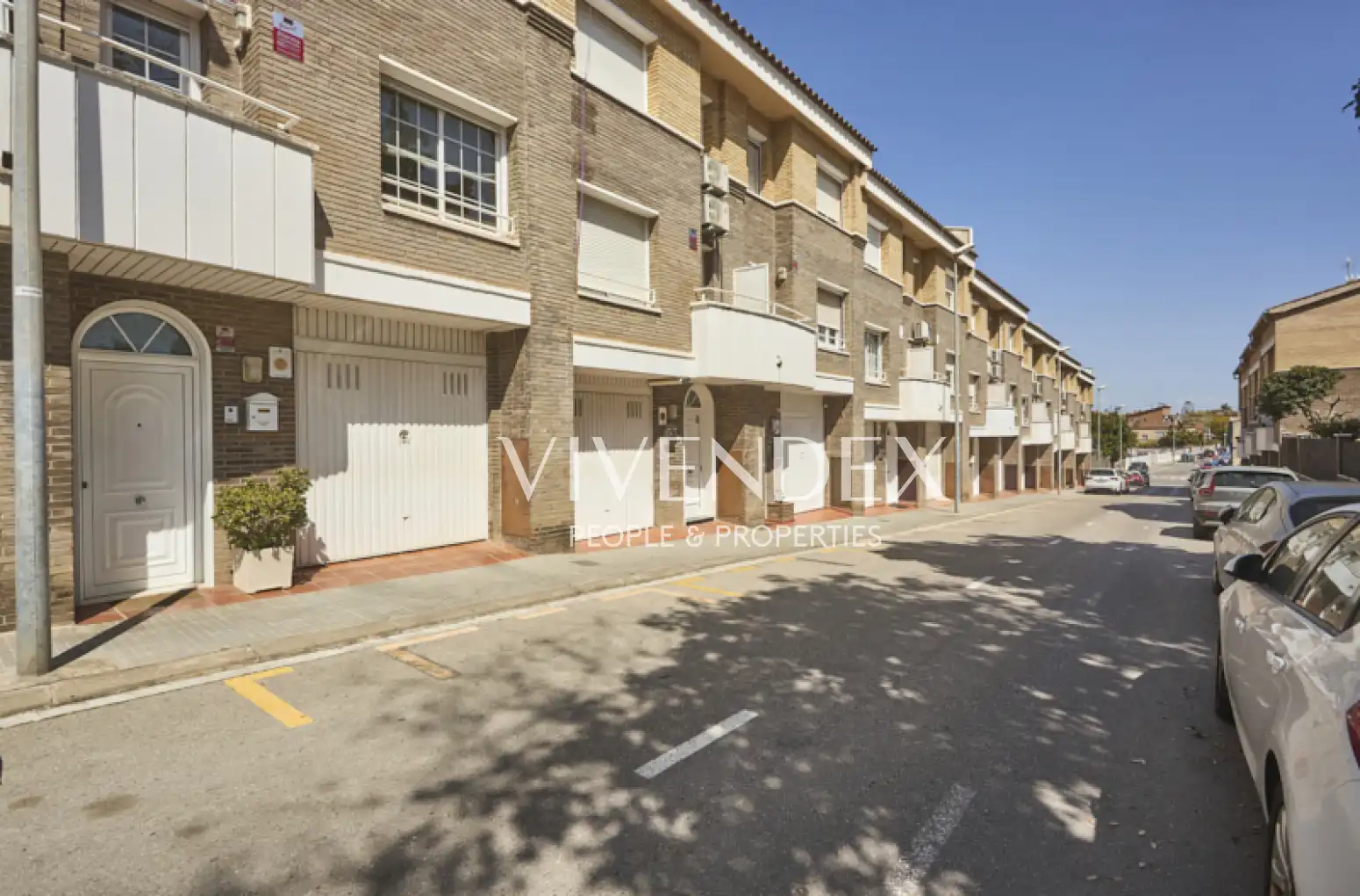 Vista exterior de Casa adosada en venta en Viladecans con Calefacción, Jardín privado y Terraza