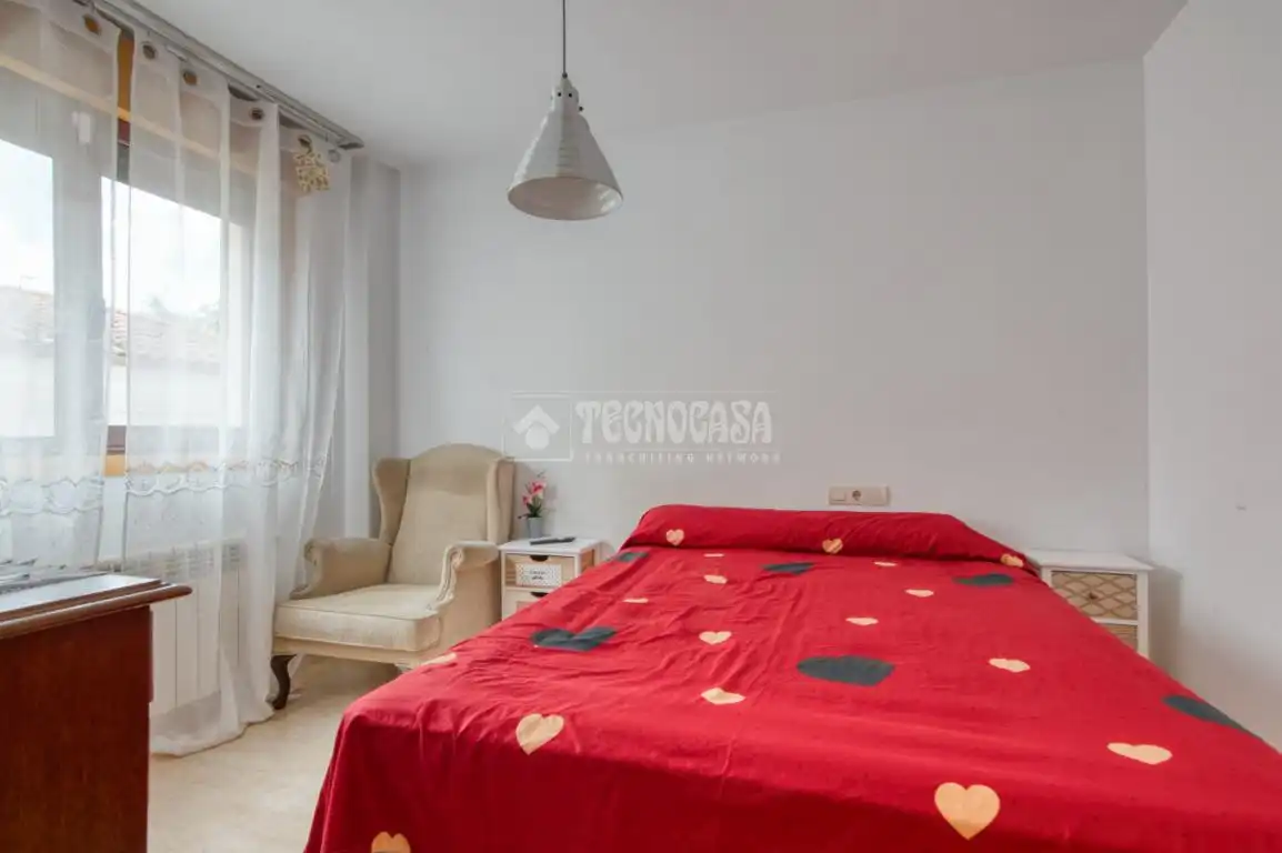 Habitación de Casa o chalet en venta en Castellanos de Moriscos con Aire acondicionado, Calefacción y Jardín privado